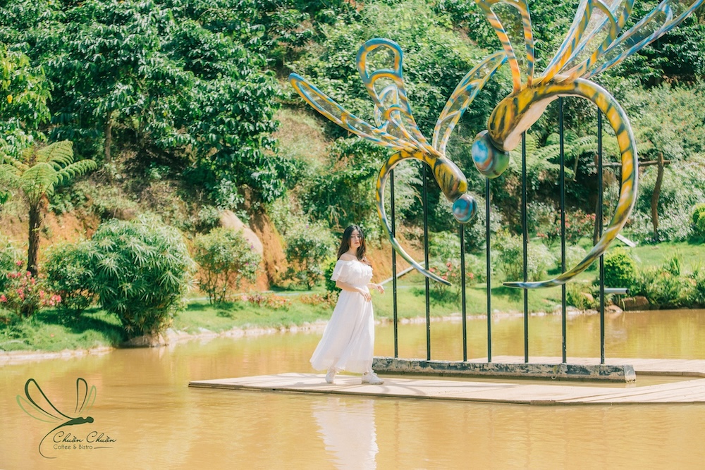 Khu vực hồ Chuồn Chuồn thơ mộng