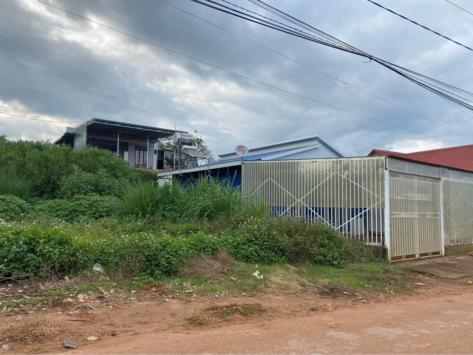 ban dat 2 mat  tien tai xa tutra  don duong lam dong tho cu 75m2