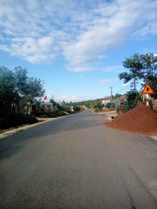 ban dat mat duong nhua xa hoa trung h  di linh lam dong