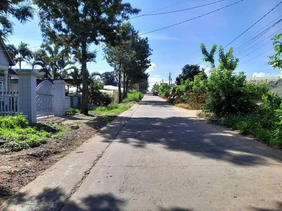 can ban dat tang nha tai xa ka do duong be tong gan nha hang linh luan