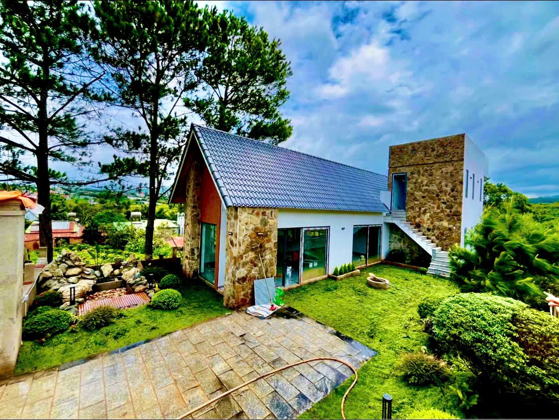 villa nghi duong cuc chill o gia lam view doi thong sau giap suoi cach da lat 10km