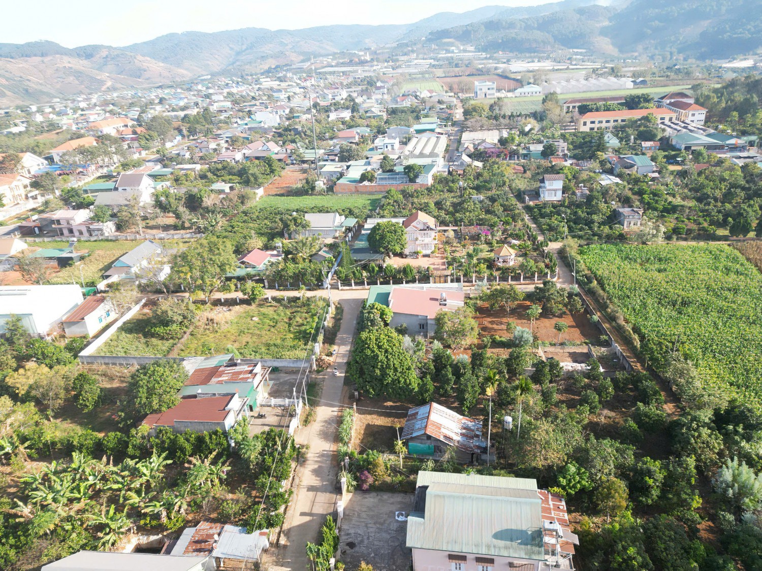 dat dep ngay trung tam ta nung cach cho da lat 8km