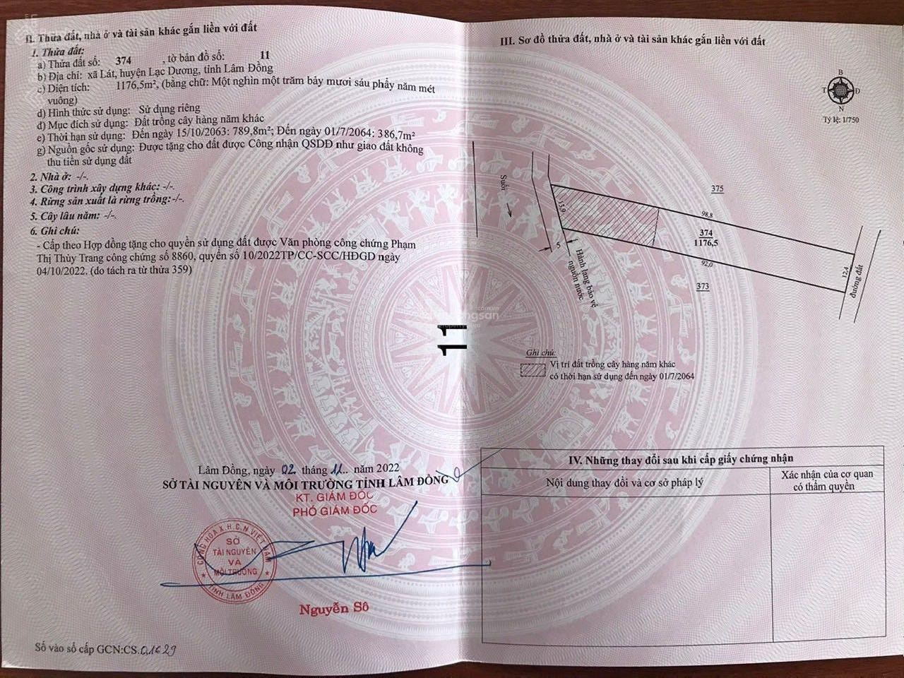vua ban dat dep tang luon san lap chi con 1 lo duy nhat 1 mat duong 1 mat suoi