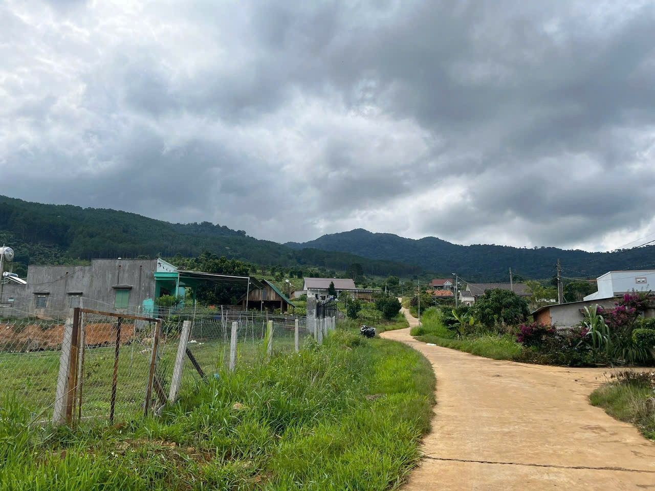 manh dat dong thanh gia re dep gan thac 7 tang nui voi dat thoang dep view san may