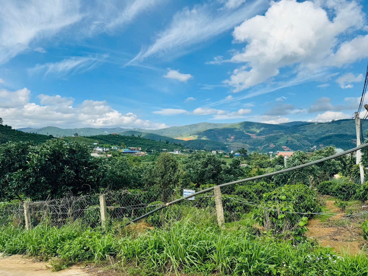manh dat me linh gia re gan nhua dat thoang dep bang phang view doi thong