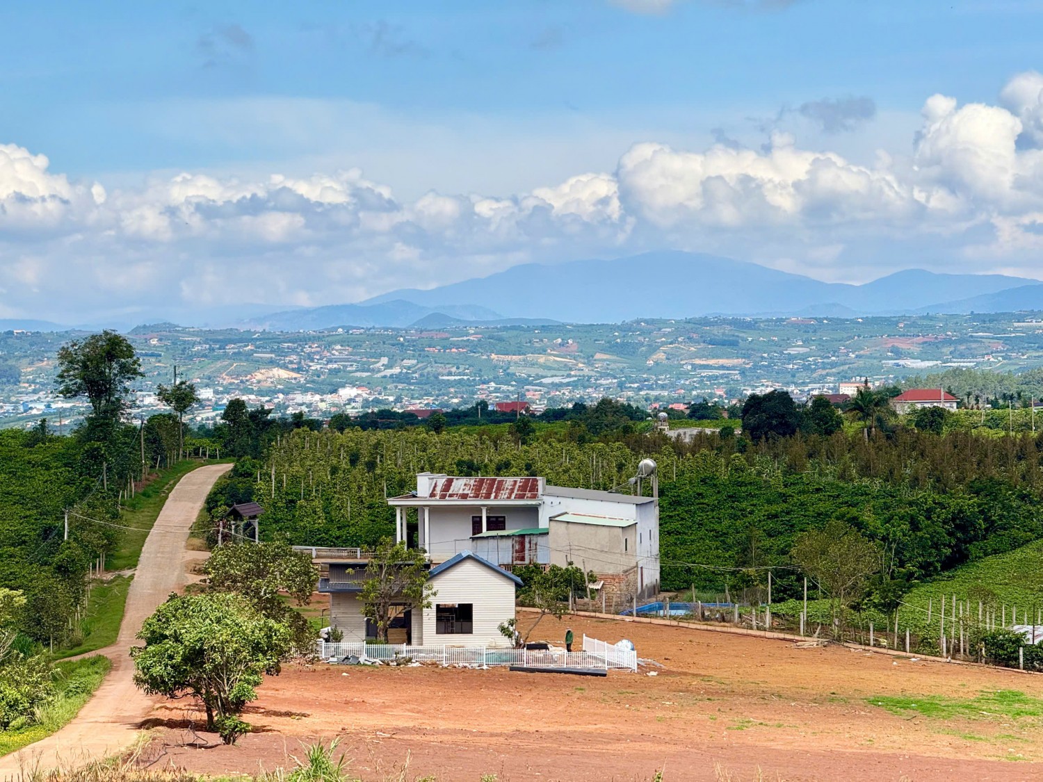 manh dat dep o dong thanh ? co view cuc chill  toan bo nui voi cach da lat 12km