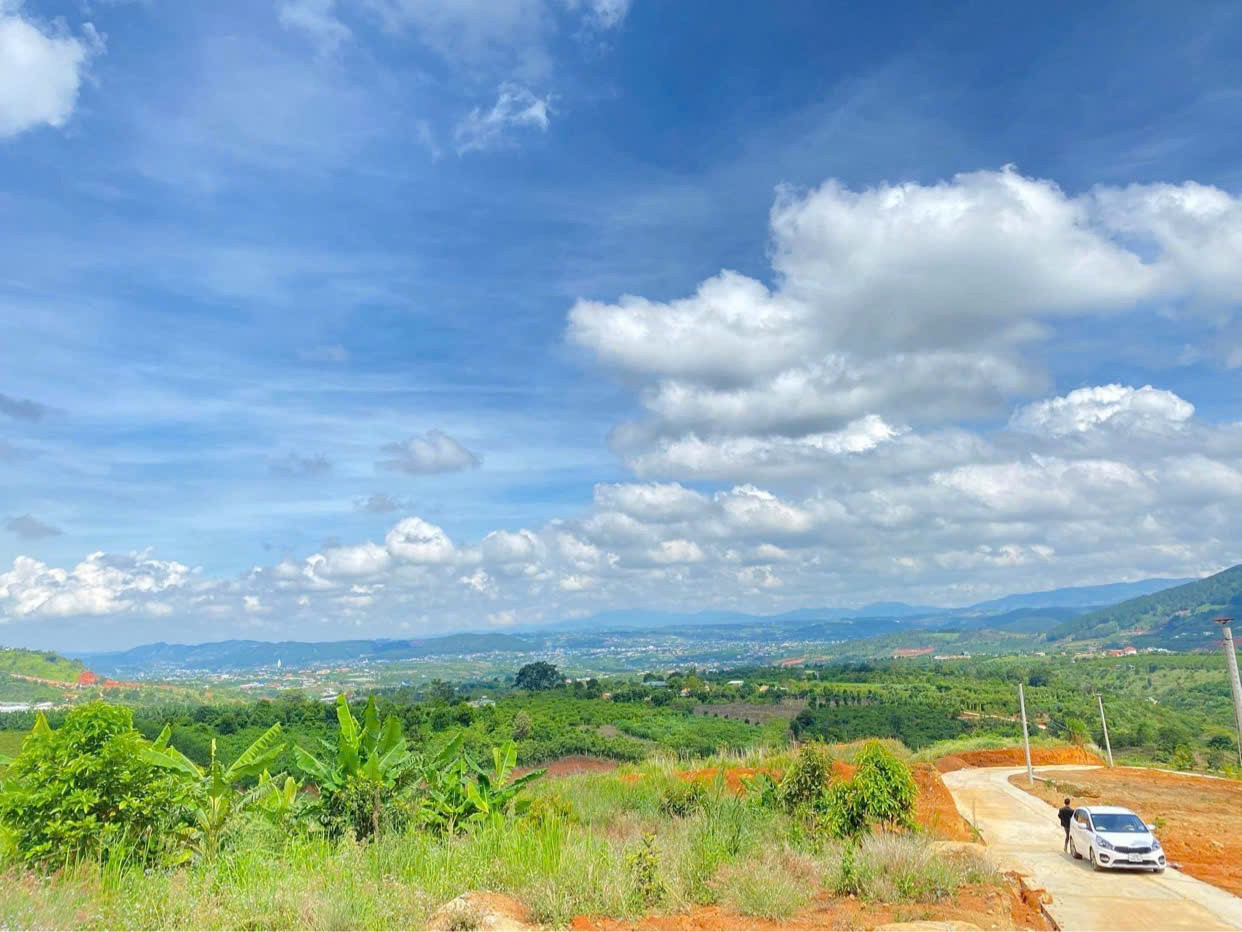 dat sao o dong thanh 2 mat tien duong rong view thoang dep dat bang phang gan cac homestay