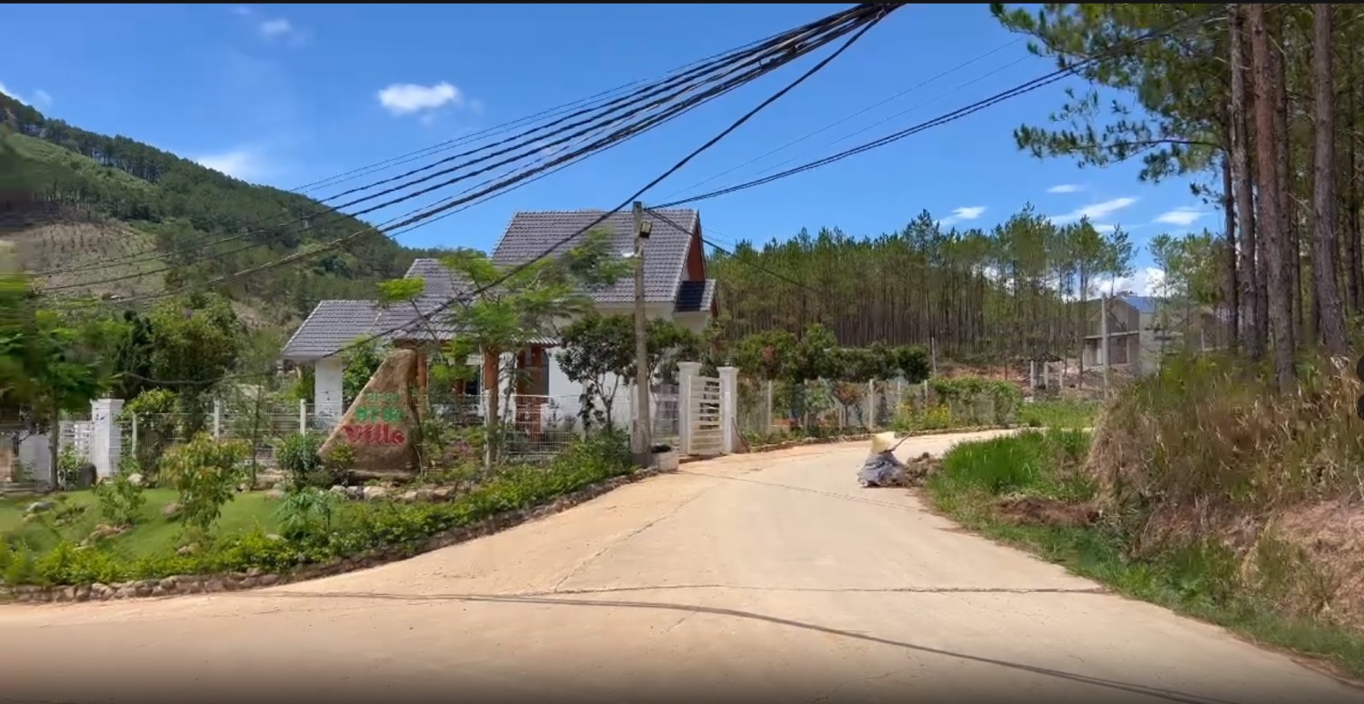 dat dep 3 mat tien duong khu villa gia lam canh doi thong
